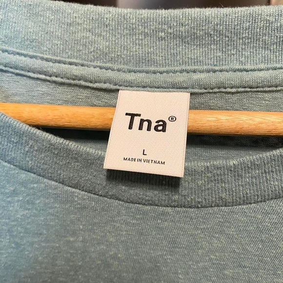 Aritzia TNA top - Picture 2 of 2